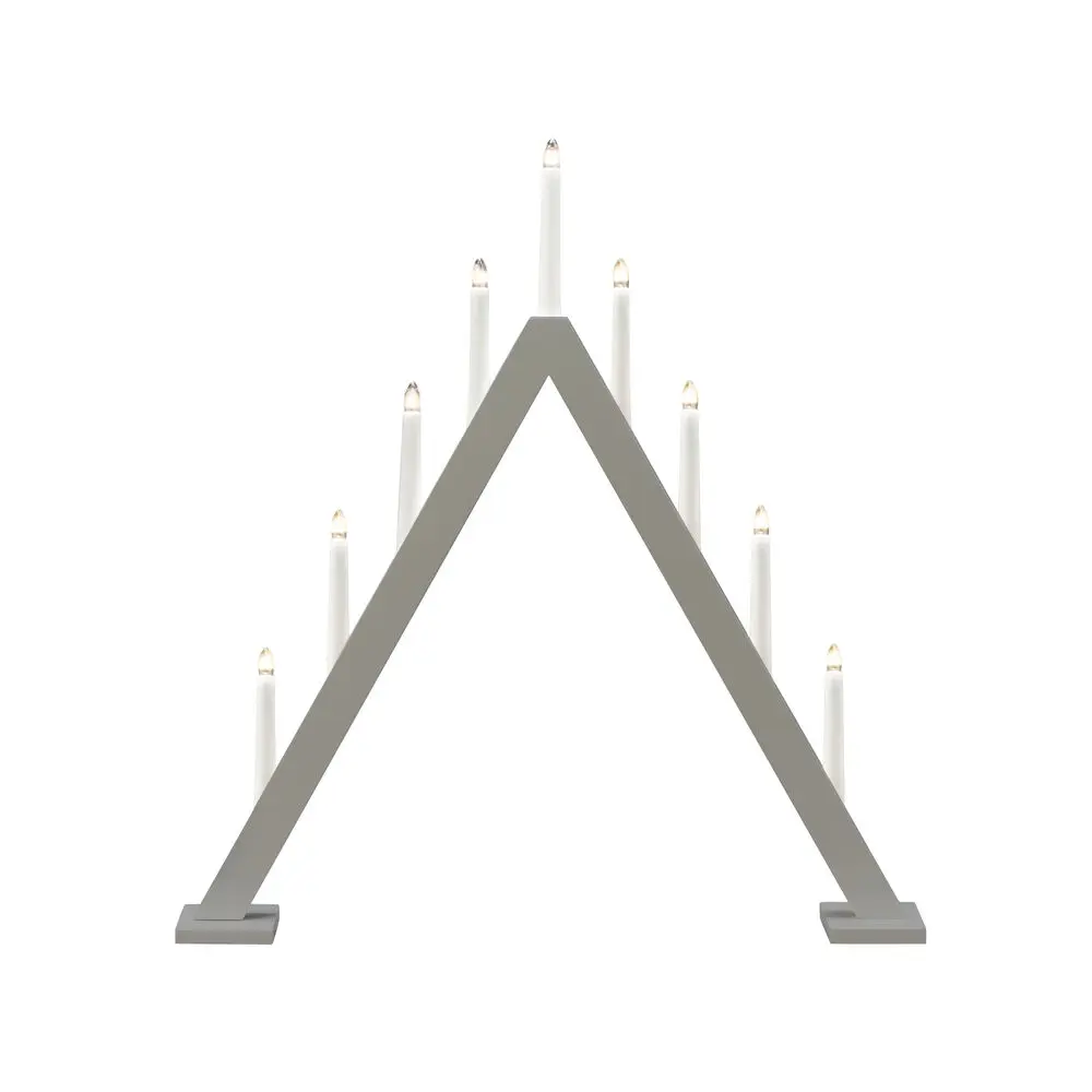 Candelabra 9 Lights Grå Fra Konstsmide - Den klassiske pyramideform er kombineret med et minimalistisk design, hvilket g&oslash;r den til en perfekt indretningsdetalje i b&aring;de traditionelle og moderne hjem.