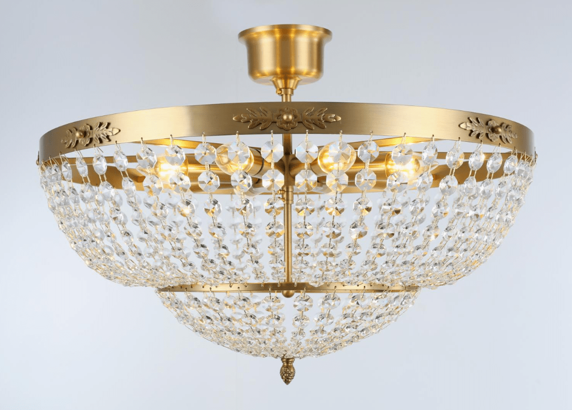 Victoria Ø55 krystal Fra Norrsken Design - Lampen er udstyret med håndslebne prismer af klasse 1 K9 krystal, som spreder et blændende og smukt lys i rummet.