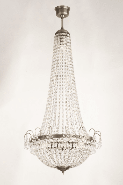 Lang Ø50 Antik messing krystal Fra Norrsken Design - Lang loftlampen i antik messing er et stateligt mesterværk, der emmer af elegance og luksus.