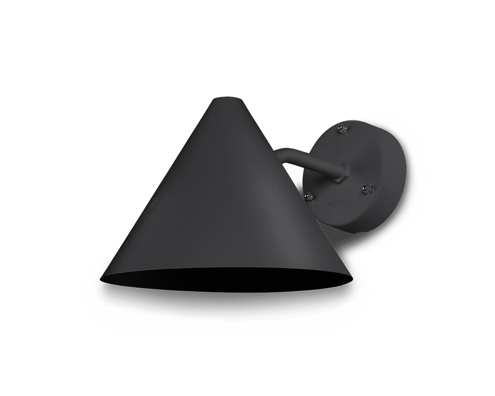 Tratt Sort udendørslampe Fra Westal - Tratt væglampe er et nedadvendt vægarmatur med et cirkulært lysmønster, lavet af stål med en sort pulverlakeret overflade.