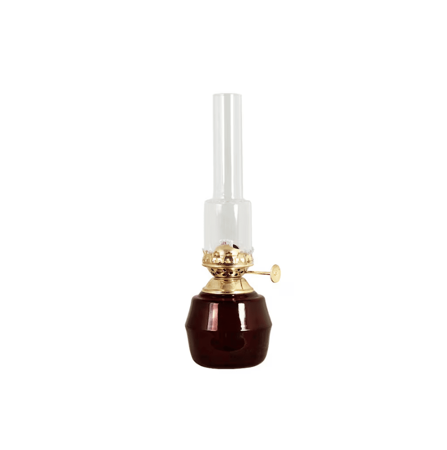 Kerosene Lamp Majken Small RØD Fra Strömshaga - Br&aelig;nder i klart glas og br&aelig;nder i messing.
