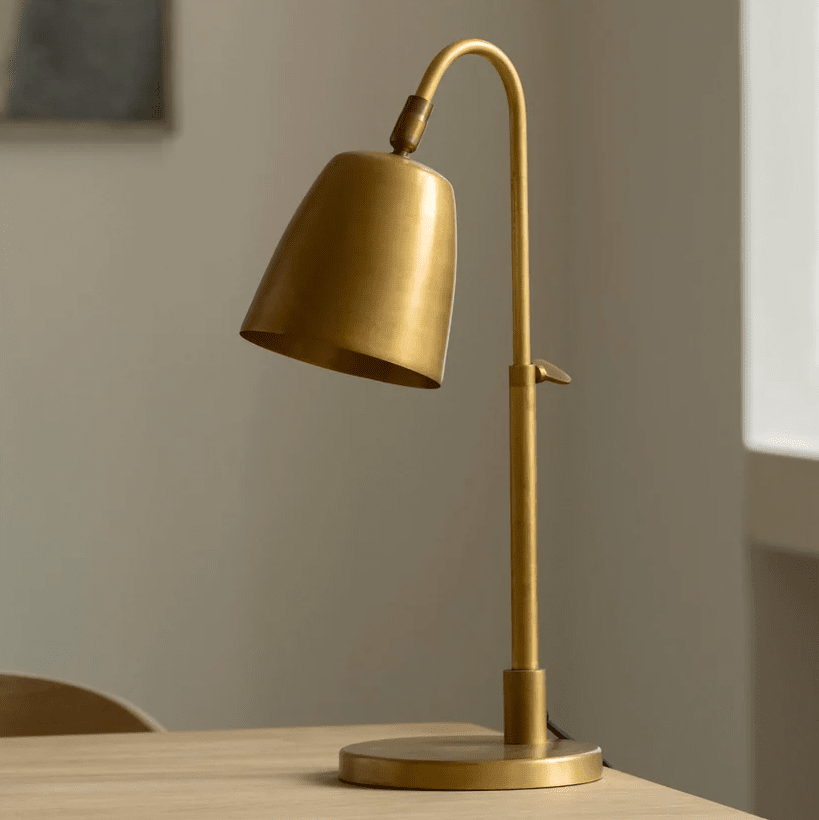 Lumi 43cm Rå messing skrivebordslampe Fra H. Skjalm P - Lumi bordlampe i messing fra H.