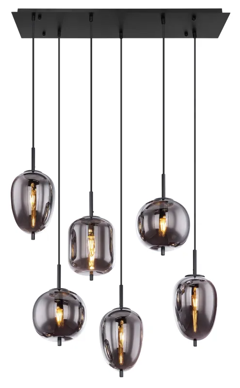 Blacky 80cm Sort loftslampe Fra Globo Lighting - Lampan &auml;r tillverkad av svart metall och best&aring;r av sex r&ouml;kf&auml;rgade glasglober i olika former, var och en upph&auml;ngda i svarta kablar fr&aring;n taket.