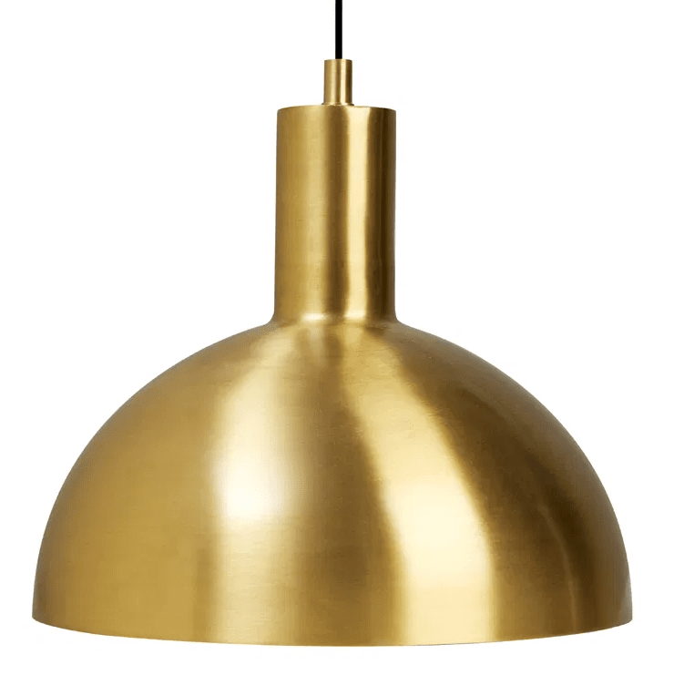 Mid Ø25 Mat messing loftslampe Fra H. Skjalm P - Denne st&oslash;rre udgave af den klassiske pendel passer perfekt i &aring;bne k&oslash;kkener og spisestuer, hvor den giver gener&oslash;st lys og en indbydende atmosf&aelig;re.