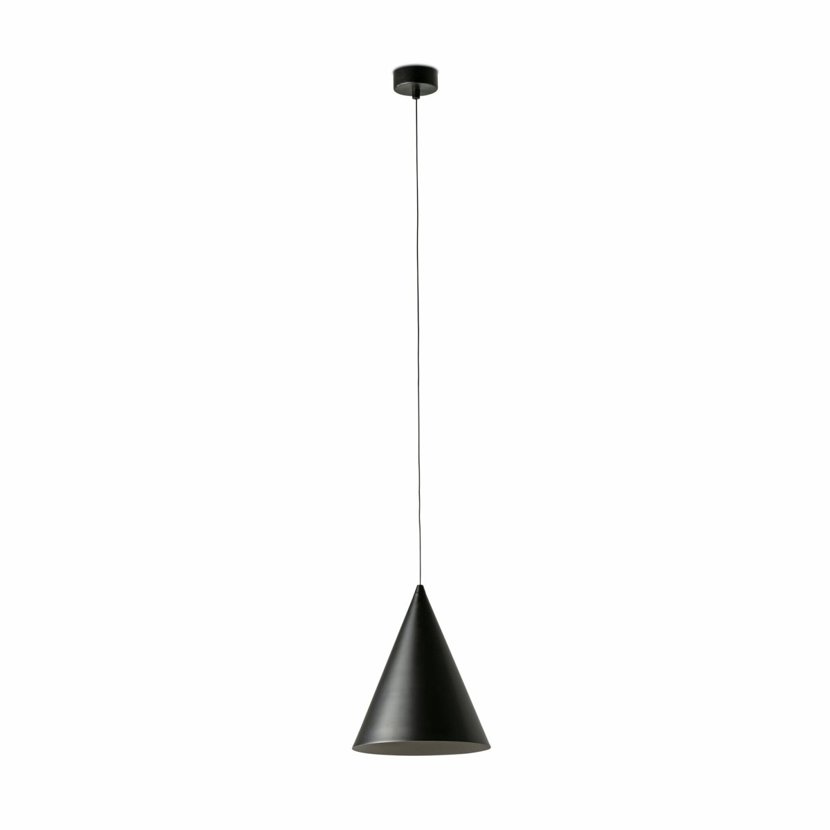 Lina Ø24 Sort loftslampe Fra Faro Barcelona - Det stilfulde design passer perfekt i milj&oslash;er, hvor man &oslash;nsker sofistikeret, men underspillet belysning - ideel over borde, k&oslash;kkener eller i moderne loungemilj&oslash;er.