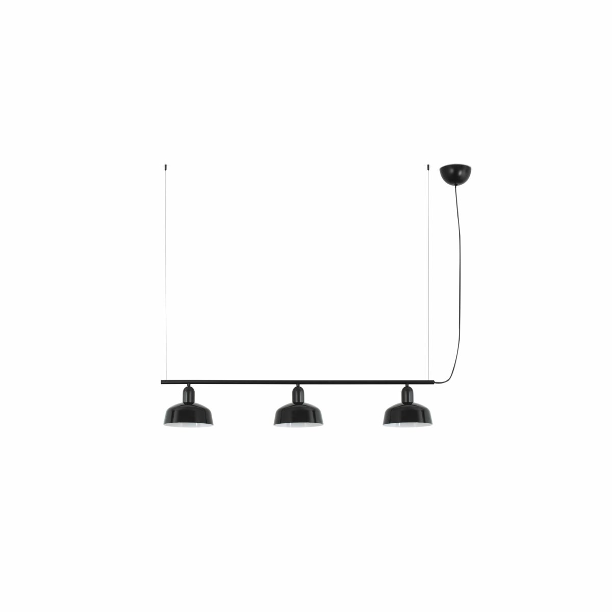 Tatawin 100cm Sort loftslampe Fra Faro Barcelona - Tatawin er en loftspendel med sort struktur og sort metalsk&aelig;rm, der giver et fokuseret og stilfuldt lys.