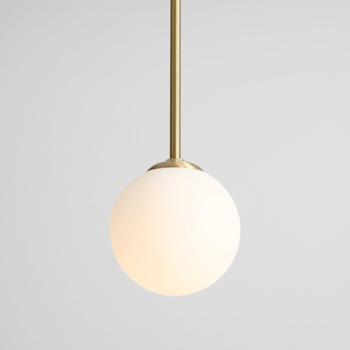 Bosso Ø14 Messing loftslampe Fra Artera - Det tidløse design gør den til den perfekte belysning til både moderne og klassiske interiører.