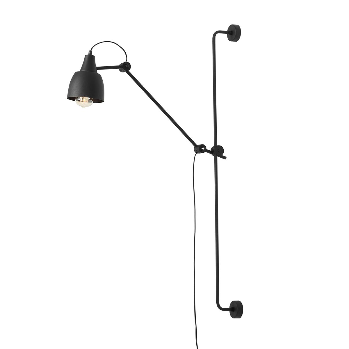 Dron 113cm Sort væglampe Fra Artera - Den matsorte finish giver lampen et industrielt og sofistikeret look, mens den justerbare arm giver maksimal fleksibilitet til at rette lyset derhen, hvor det er nødvendigt.