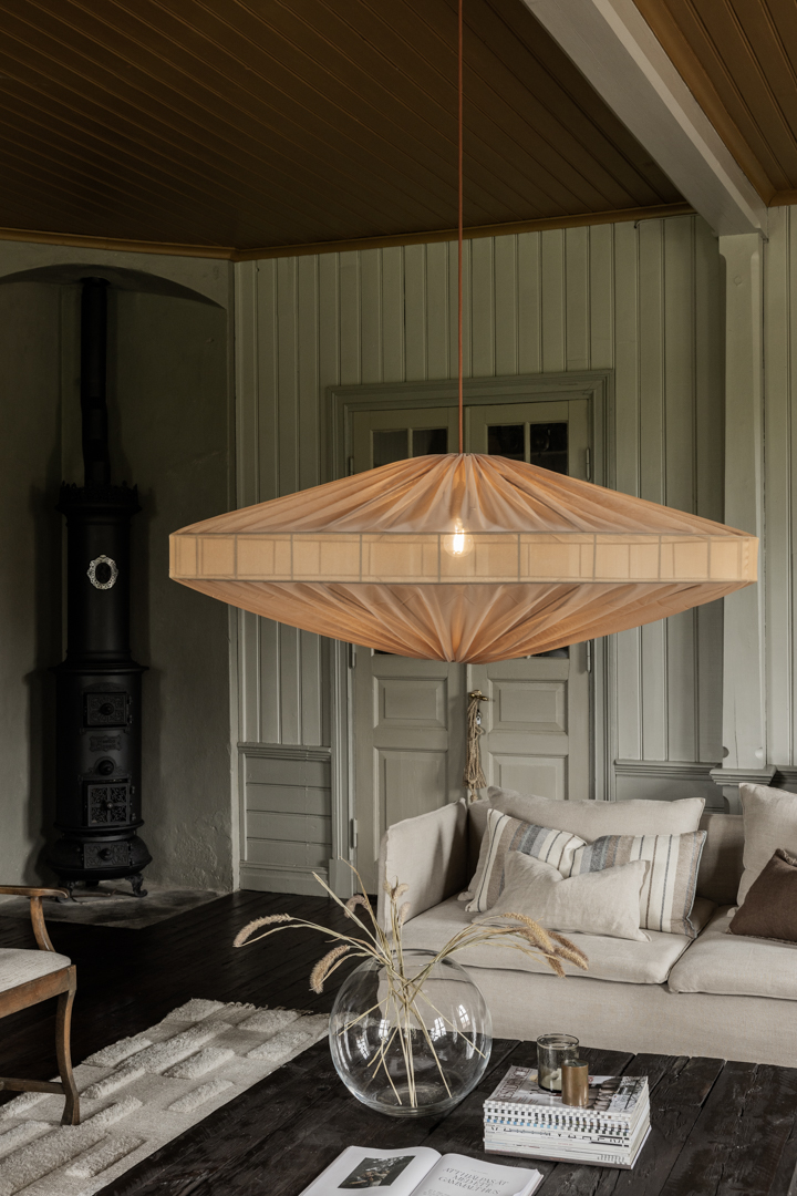 Alba Skærm Ekskl. Ophæng Ø115 Orange loftslampe Fra Alde & Lind - Placer den i stuen, gangen eller sovev&aelig;relset.