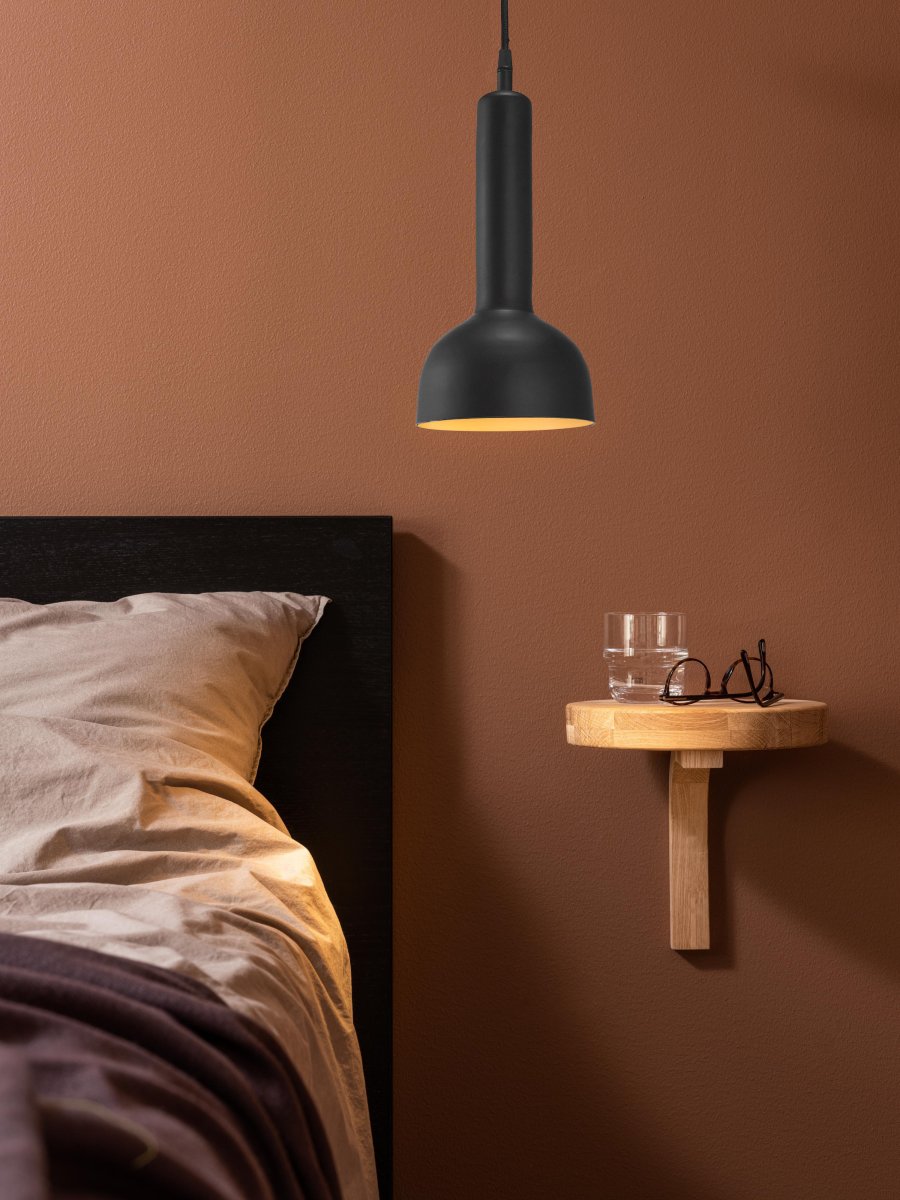 Bainbridge Ø15 Sort vindueslampe Fra PR Home - Loft/vindueslampe Bainbridge er en stilfuld pendel i støbt metal.