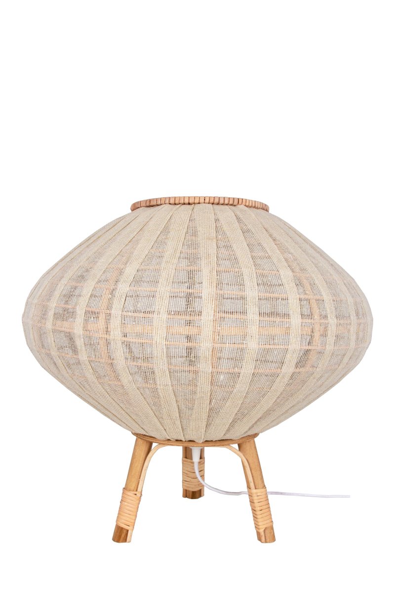 Borneo 48cm Natur gulvlampe Fra Globen Lighting - Lampen er lavet af naturfarvet rattan og r&aring;hvidt h&oslash;rstof og den har et 200 cm langt hvidt tekstilkabel med gulvafbryder og stik.