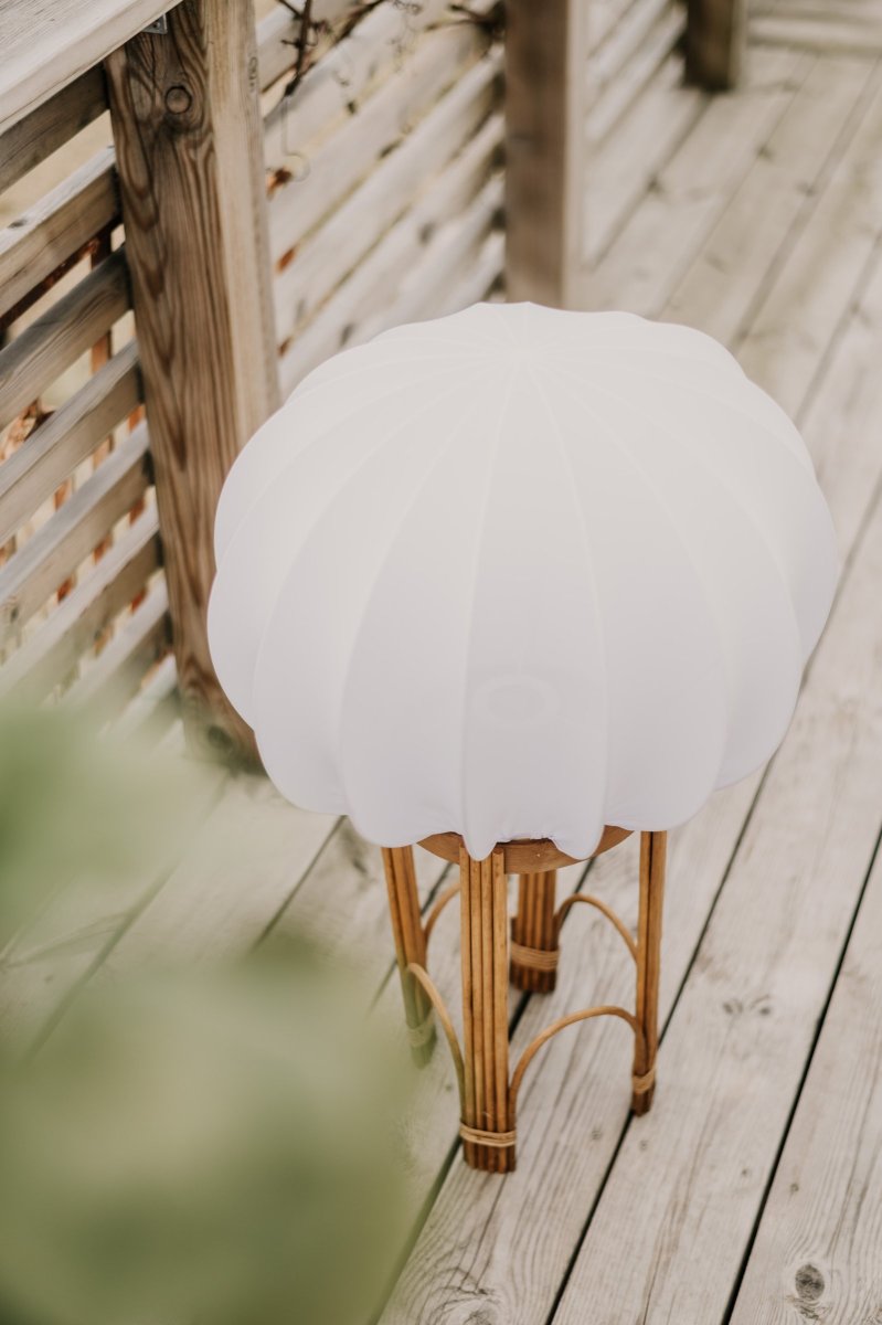 Fiji 66cm Natur gulvlampe Fra Globen Lighting - Det er n&oslash;dvendigt at opn&aring; IP44-klassificering s&aring; l&aelig;ngden af det kabel, der bruges af denne standard.
