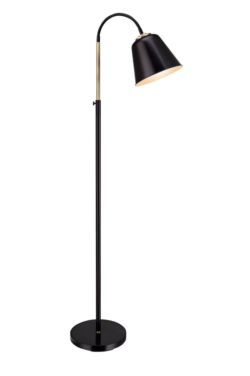 Kolding Sort gulvlampe Fra Markslöjd - Elegant gulvlampe i sort stål med detaljer i antikfarvet messing, perfekt til det tidløse hjem eller kontor.