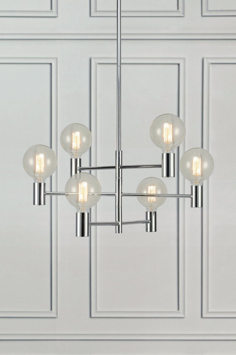 Capital Ø62 Chrom loftslampe Fra Markslöjd - De seks arme i forskellige niveauer af kromfarvet metal giver et stilrent og tidl&oslash;st udtryk, der passer perfekt ind i b&aring;de stue og spisestue.