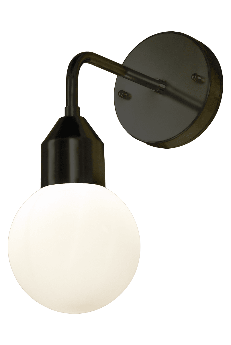 Florens Ø12 Sort badeværelseslampe Fra Aneta Lighting - Florens er en stilfuld badeværelseslampe i sortlakeret metal med en rund kuppel i opalhvidt glas, der spreder et blødt og behageligt lys.