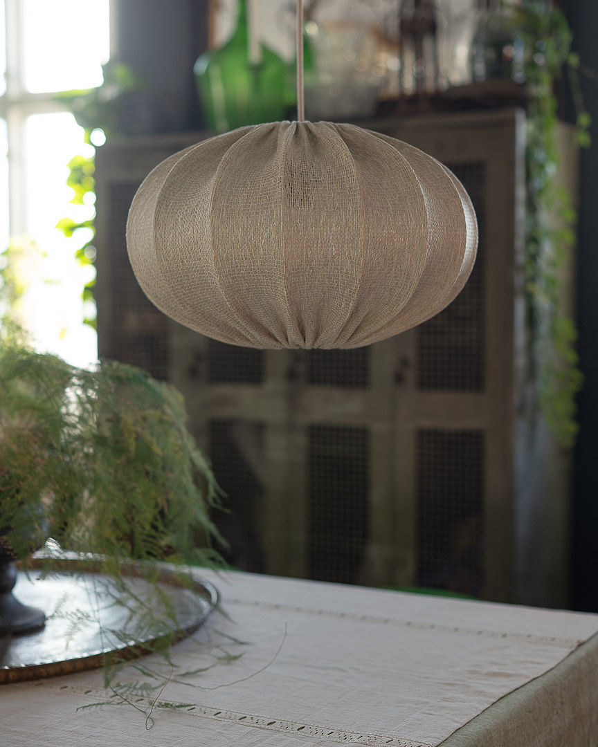 Moon Skærm Ekskl. Ophæng Ø45 Off-white loftslampe Fra Alde & Lind - Moon giver rummet en varm og hyggelig følelse og passer ind i mange forskellige indretningsstile.