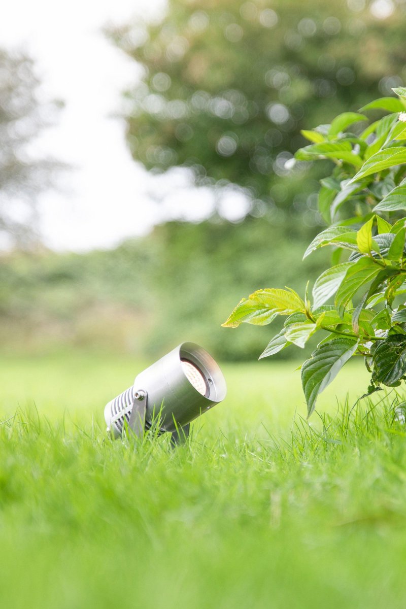Spotlight 6W Aluminium Garden 24 Fra Markslöjd - Spotlight til Garden 24-systemet, perfekt til at skabe fleksibel og atmosfærisk havebelysning.