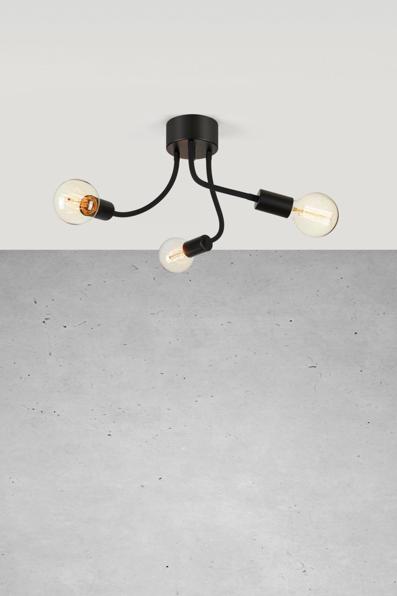 Medusa 44cm Sort plafond Fra Markslöjd - De sorte arme, der strækker sig fra en enkel base, skaber en legende og luftig følelse, mens de blotlagte pærer giver et varmt og indbydende lys.