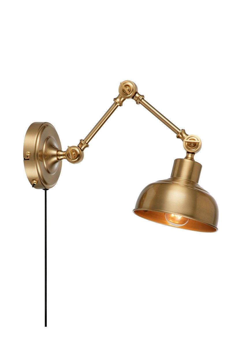 Grimstad 48cm Messing væglampe Fra Markslöjd - Praktisk og klassisk v&aelig;glampe i m&oslash;rk messing med flere justerbare led for optimal tilpasning.