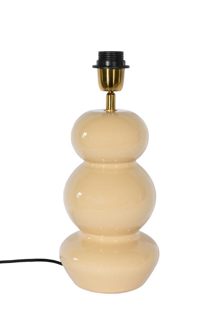 Becca 36cm Beige lampefod Fra Alde & Lind - Becca er en dekorativ lampefod i metal med en blød beige farve og en blank, emaljelignende finish.