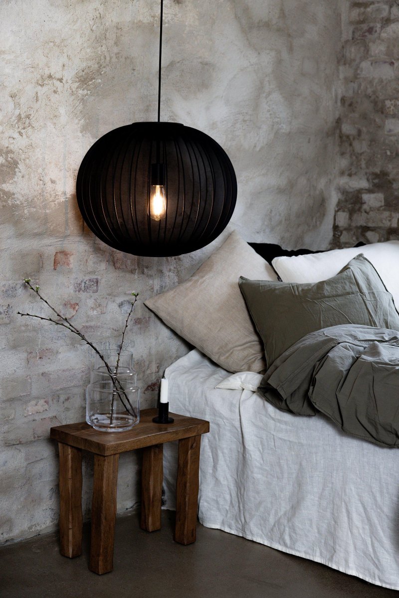 Florence Ø50 Sort loftslampe Fra Markslöjd - Florence er en stilfuld rund loftslampe med en sort tekstilsk&aelig;rm, der spreder et behageligt generelt lys.