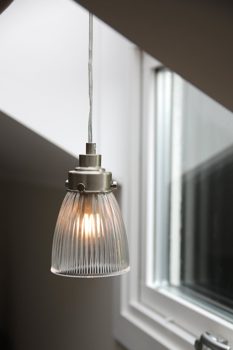 Bellis Ø10 Gennemsigtig/stål vindueslampe Fra Markslöjd - Vindueslampe i transparent glas med fine detaljer i stål - en tidløs kombination, der giver en varm og imødekommende følelse i vinduet eller et hjørne.