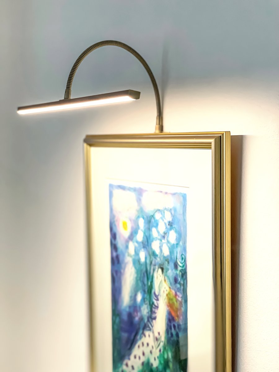 Miro 40cm Antik Fra Aneta Lighting - Miro har en integreret LED lyskilde t&aelig;ndt; 5W og giver en varm hvid gl&oslash;d p&aring; max 450 lumen.
