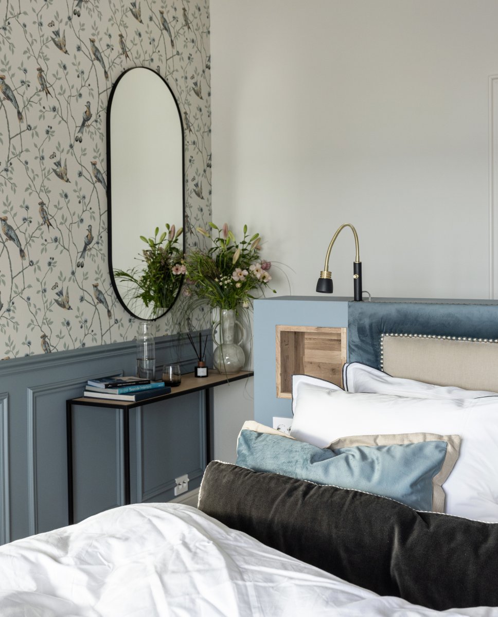 Eketorp Sort læselampe Fra Aneta Lighting - Justerbar arm med integreret 3W LED, der giver behageligt varmt hvidt lys og kan dæmpes.