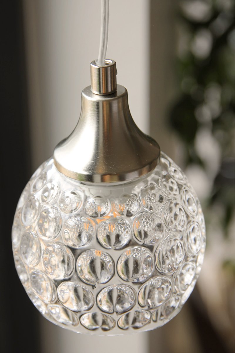 Clear Ø12 Gennemsigtig vindueslampe Fra Markslöjd - Clear er en elegant vindueslampe med en dekorativ sk&aelig;rm i transparent bobleglas.
