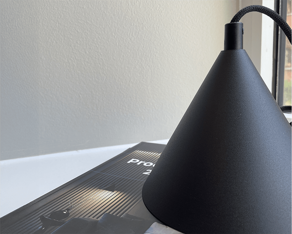 Tratt Micro Ø17 Sort loftslampe Fra Westal - Tratt Micro er en moderne designlampe designet af Westal.