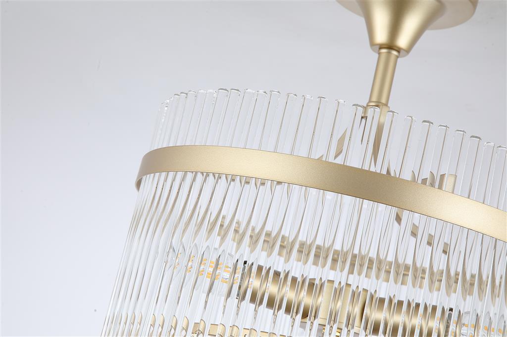 Lara Ø35 Guld krystal Fra Searchlight - Den stilfulde ramme i guldfinish er indrammet af dekorative st&aelig;nger i klart glas, der spreder og reflekterer lyset p&aring; en smuk m&aring;de.