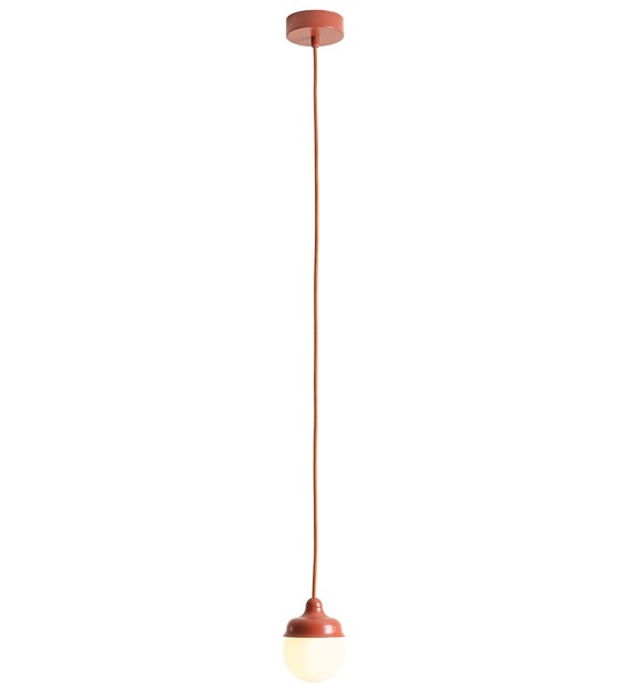 Wave Ø17 Orange loftslampe Fra Artera - Wave er et moderne vedh&aelig;ng med retrodesign lavet af metal og opalglas.
