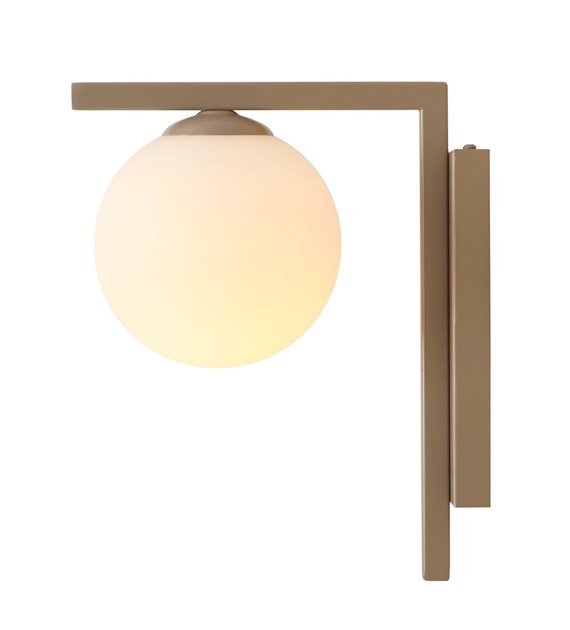 Zac 24cm Beige væglampe Fra Artera - Zac væglampen er lavet af metal i en varm beige tone og har en elegant hvid glasskærm, der spreder et blødt og behageligt lys.