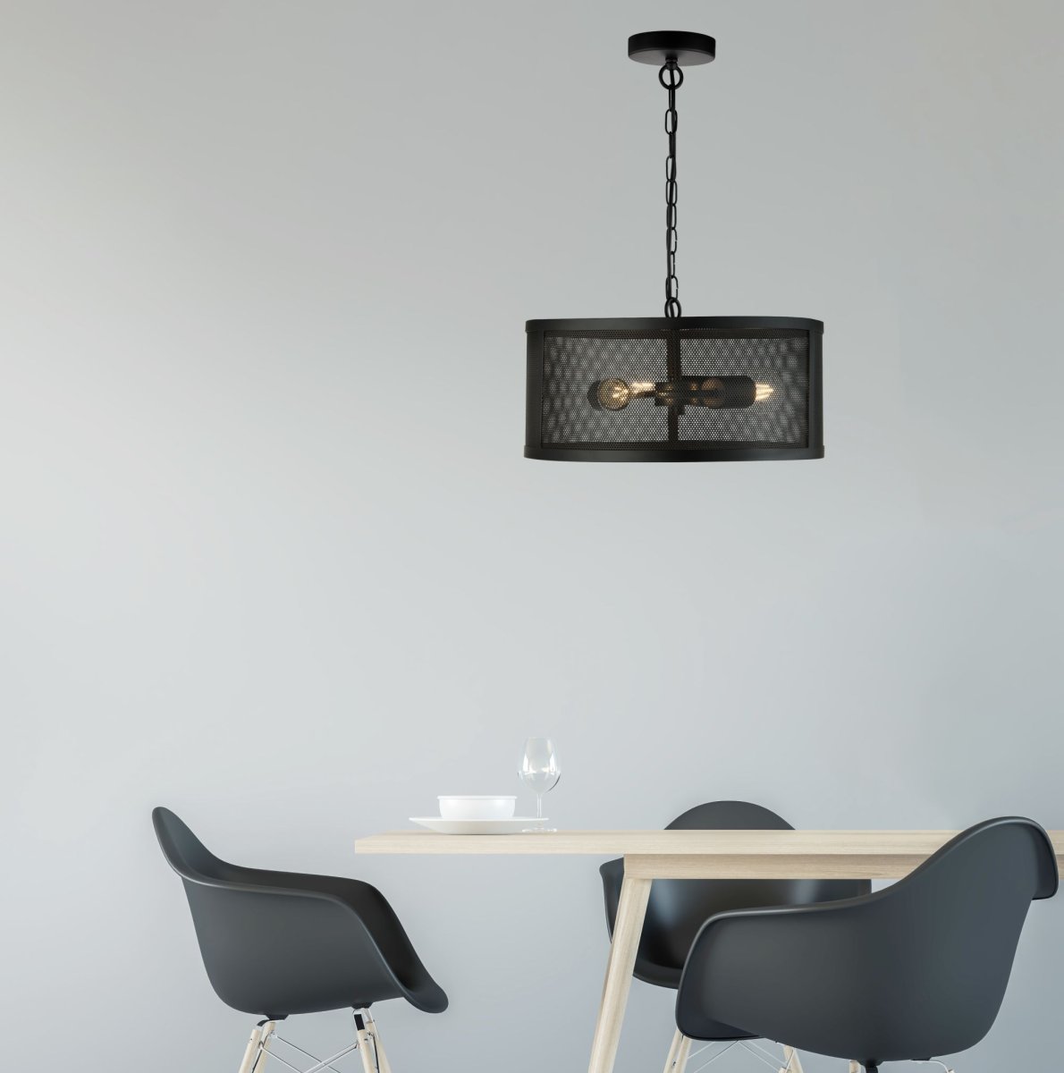Fishnet Ø45 Mat sort loftslampe Fra Searchlight - Denne elegante Fishnet pendel i mat guld omslutter en lyskilde i et smukt, dekorativt sort netbur.