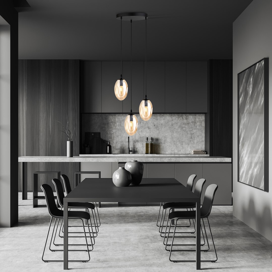 Astral Ø40 Rav loftslampe Fra Emibig Lighting - Pendlerne er afsluttet med ravfarvede glaskupler, der spreder et varmt og indbydende lys i rummet.