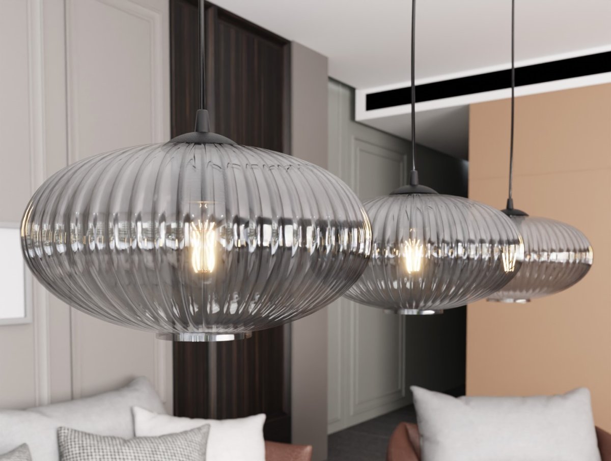 Coco 115cm Røgfarvet loftslampe Fra Emibig Lighting - Coco loftlampen er en moderne pendel, der kombinerer elegance med funktionalitet.