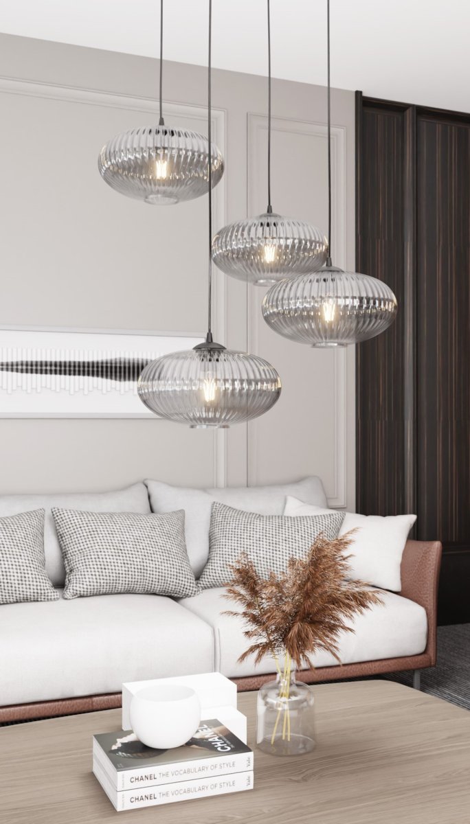Coco Ø70 Røgfarvet loftslampe Fra Emibig Lighting - Coco loftlampen er en moderne pendel, der kombinerer elegance med funktionalitet.
