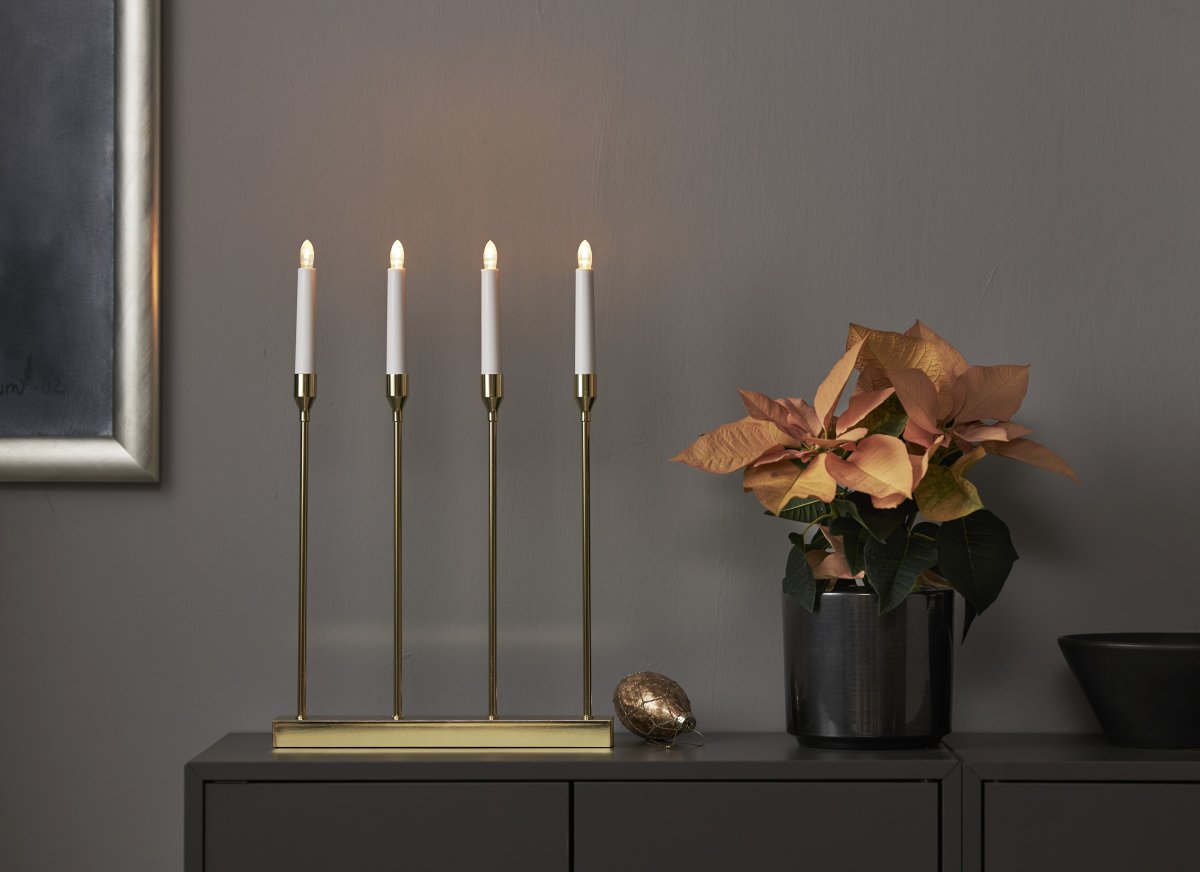 Lottie Messing Fra Star Trading - Pynt op med den til advent og jul, stil den i et vindue eller p&aring; en v&aelig;g.