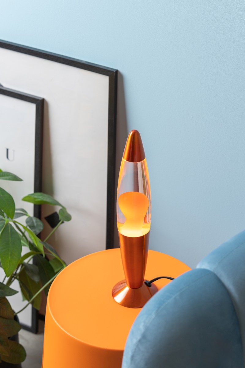 Rocket 35cm Orange børnelampe Fra Leitmotiv - Lavalampen giver et blødt, levende lys, der bevæger sig i organiske former, perfekt til et børneværelse eller som en kreativ og dekorativ detalje i hjemmet.