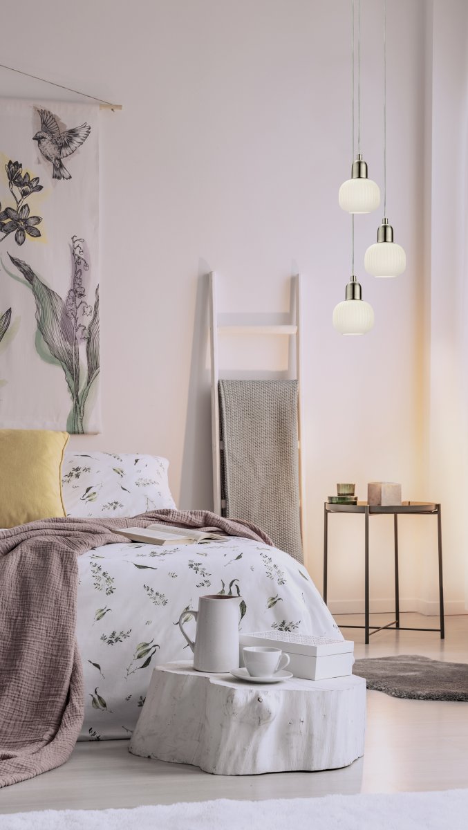 Elin Ø10 Stål vindueslampe Fra Aneta Lighting - Ledningen er 4 meter med en mellemafbryder og slutter med et stik.