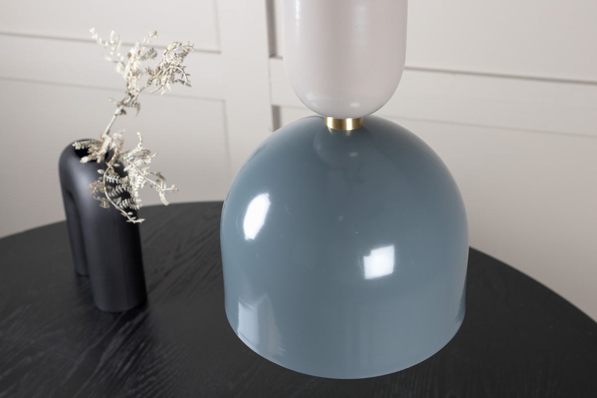 Tim Ø20 Blå loftslampe Fra Venture Design - Med den dejlige afrundede form skabes en behagelig og stilfuld indretningsdetalje, der kan l&oslash;fte ethvert rum i hjemmet.