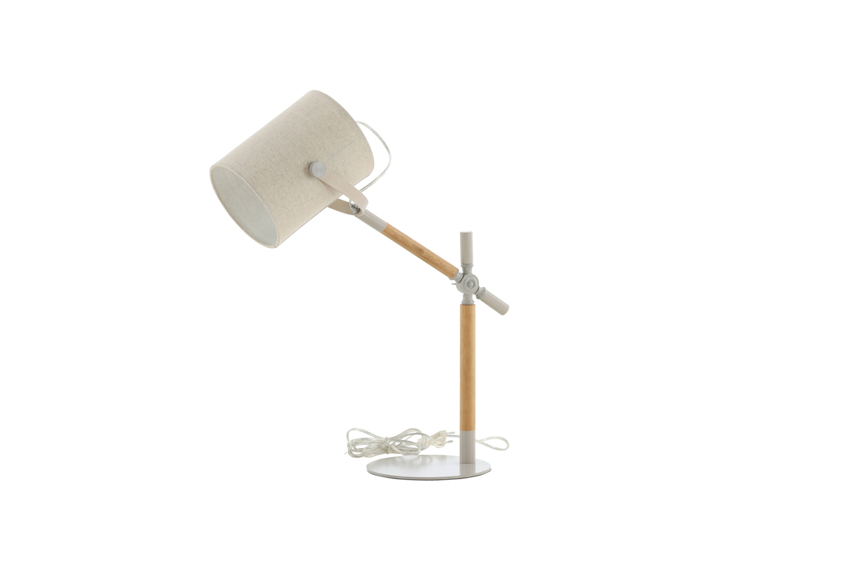 Dennis 66cm Beige/træ skrivebordslampe Fra Venture Design - Lampesk&aelig;rmen i h&oslash;r giver rummet et behageligt lys, og kombinationen af beige og tr&aelig;detaljer g&oslash;r lampen b&aring;de stilfuld og tidl&oslash;s.