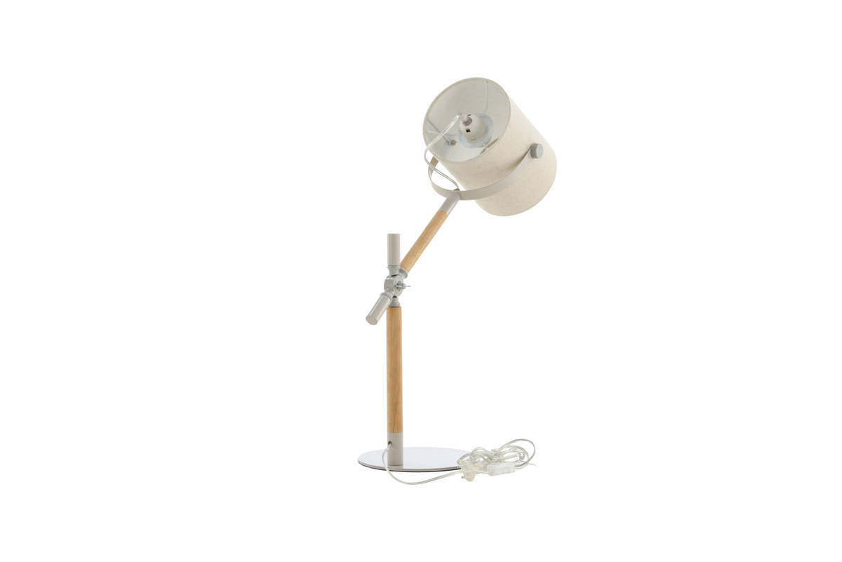 Dennis 66cm Beige/træ skrivebordslampe Fra Venture Design - Lampesk&aelig;rmen i h&oslash;r giver rummet et behageligt lys, og kombinationen af beige og tr&aelig;detaljer g&oslash;r lampen b&aring;de stilfuld og tidl&oslash;s.