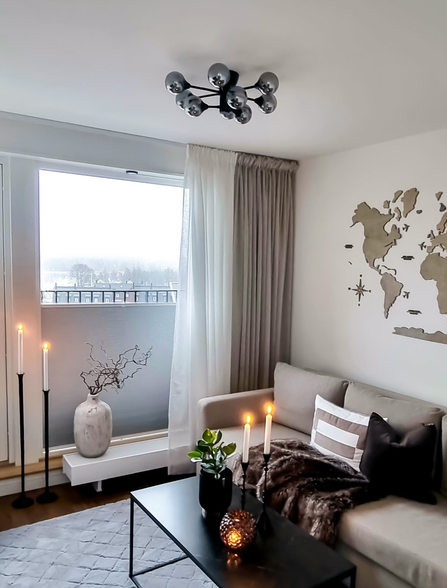 Cosmos 52cm Sort plafond Fra Aneta Lighting - Cosmos plafond i sortlakeret metal med 9 sodede glaskupler.