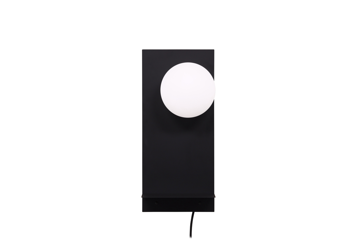 Troyes 45cm Sort væglampe Fra Venture Design - Lampen har en sort jernramme med en lille hylde, hvor ekstra dekoration kan placeres.