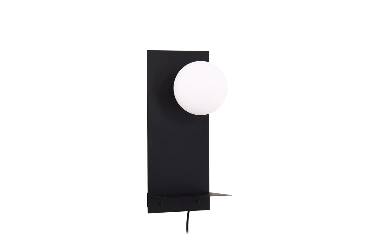 Troyes 45cm Sort væglampe Fra Venture Design - Lampen har en sort jernramme med en lille hylde, hvor ekstra dekoration kan placeres.