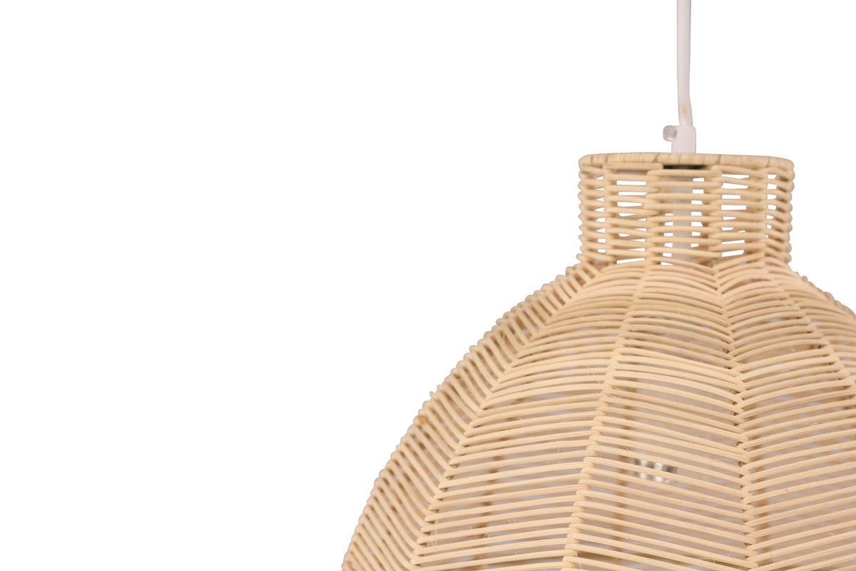 Tours Ø40 Natur loftslampe Fra Venture Design - Lampen har en smuk gl&oslash;d, der giver en varm og hyggelig f&oslash;lelse, hvilket g&oslash;r den perfekt at placere over spisebordet, til lange, stemningsfulde middage eller i sovev&aelig;relset for en afslappende f&oslash;lelse.