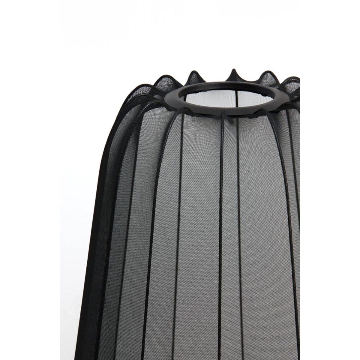 Plumeria Sort gulvlampe Fra Light & Living - Plumeria er en elegant gulvlampe med stilfulde detaljer.