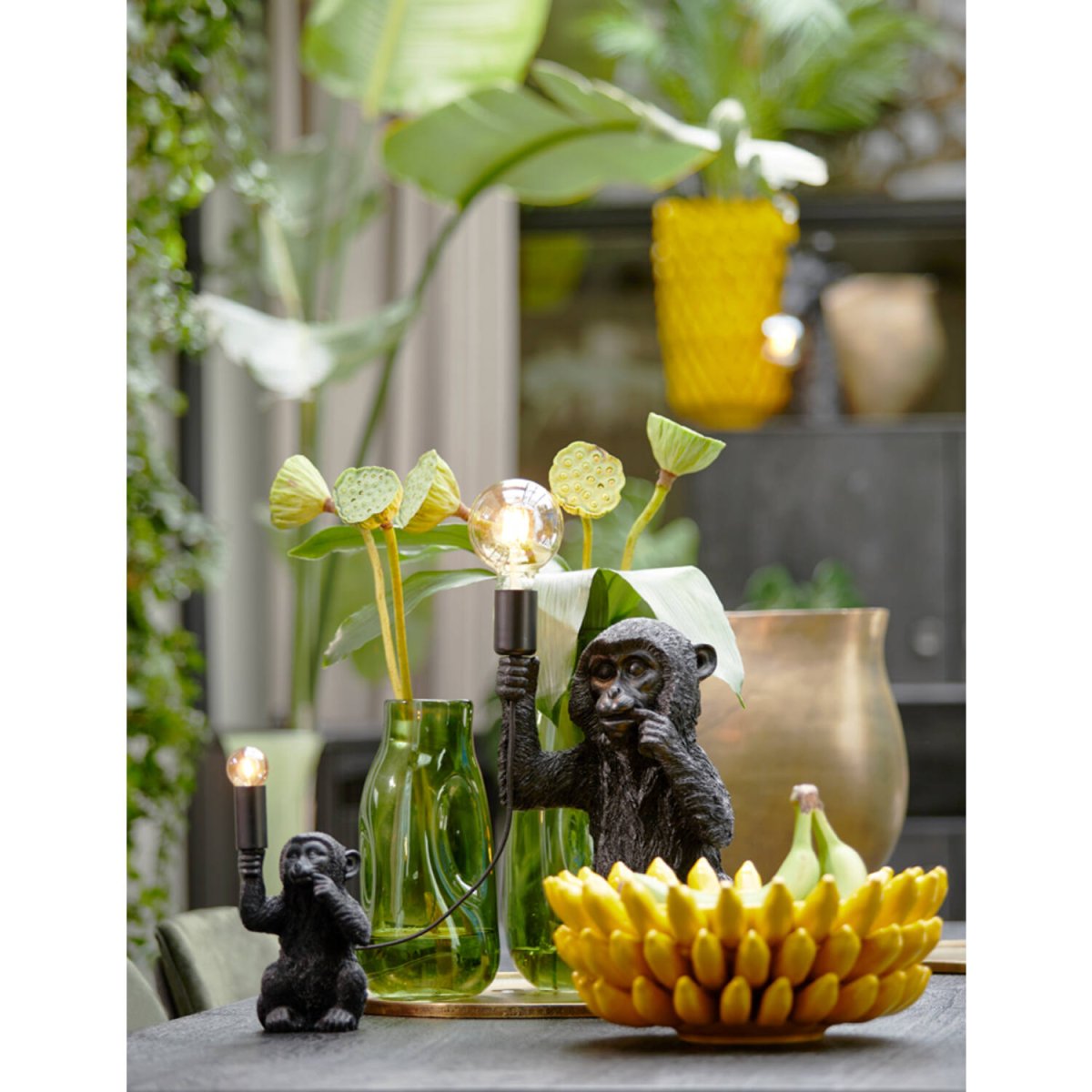 Monkey 23cm Sort bordlampe Fra Light & Living - Monkey er en legende lampe med karakter, lad den lyse op i dit hjem med sit unikke og charmerende design!