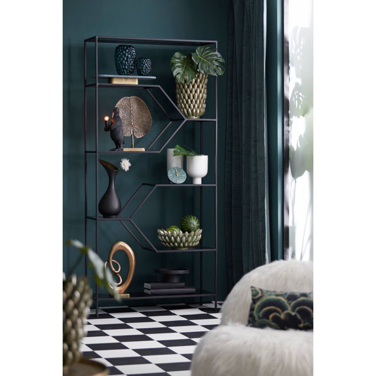 Penguin 34cm Sort bordlampe Fra Light & Living - Penguin er en charmerende og legende lampe, lad den sprede lys og glæde i dit hjem!